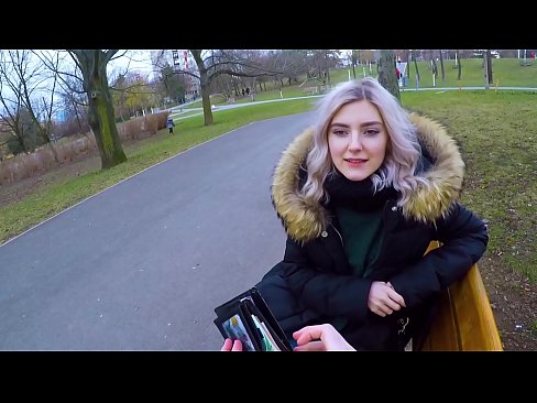 ❤️ Sluk 'n vreemdeling se warm kom vir geld - blowjob in the park deur Eva Elfie Pornovideo by porn af.porngifmag.ru